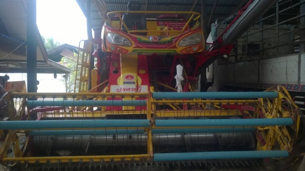 ขายรถเกี่ยวอุ้มข้าว3ตันเกษตรพัตนาเครืองJO8Cรถสวยมากๆๆปี56