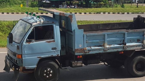 หกล้อดั๊มมือสอง, Isuzu 110 แรง F หน้าหลัง/ ดั๊ม ดิน