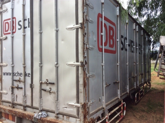 ตู้ 10บาน ไม่มีเสากลาง  ครัทซีกว้าง 0.86  ม. กว้าง 2.4 ม.ยาว7.5 ม.สูง 2.5 ม. ขาย 70,000 บาท (ศุภากร 081-1903107,081-4252943)