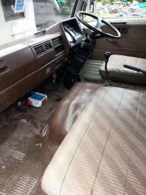 ขายรถ6ล้อ HINO KM779 เครื่อง 117แรงม้า ติดเครน 3ตัน สนใจโทร 081-970-1072