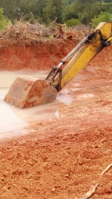 ขายรถแบคโฮ KOBELCO SK200-/// เอกสารเล่มทะเบียน ระบบไฟเต็ม ราคา 750000