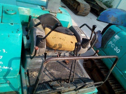 ขายด่วน!! รถขุด Komatsu PC40-7 # 22200 จากญี่ปุ่น สนใจโทร.080-6565422(หนิง)