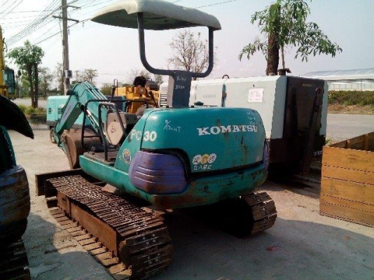 ขายด่วน!! รถขุด Komatsu PC40-7 # 22200 จากญี่ปุ่น สนใจโทร.080-6565422(หนิง)