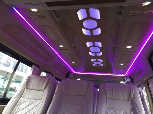 ขายรถตู้ดีเซล2.5ปี06เกียMTแต่งวีไอพีเบาะสี่แถวแอร์บัสโทร0877758887นางเบสท์รถตู้ท่าพระ