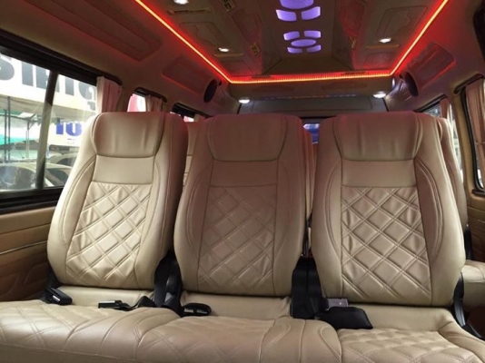 ขายรถตู้ดีเซล2.5ปี06เกียMTแต่งวีไอพีเบาะสี่แถวแอร์บัสโทร0877758887นางเบสท์รถตู้ท่าพระ