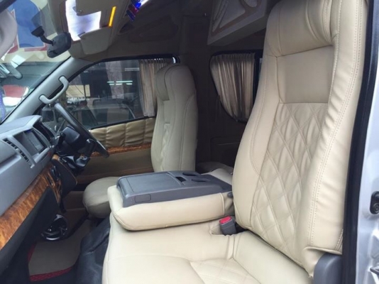 ขายรถตู้ดีเซล2.5ปี06เกียMTแต่งวีไอพีเบาะสี่แถวแอร์บัสโทร0877758887นางเบสท์รถตู้ท่าพระ