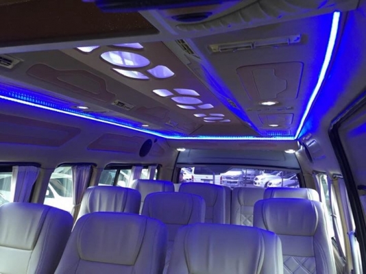 ขายรถตู้ดีเซล2.5ปี06เกียMTแต่งวีไอพีเบาะสี่แถวแอร์บัสโทร0877758887นางเบสท์รถตู้ท่าพระ