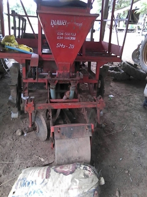 เครื่องปลูกอ้อยร่องคุ่จุมพล