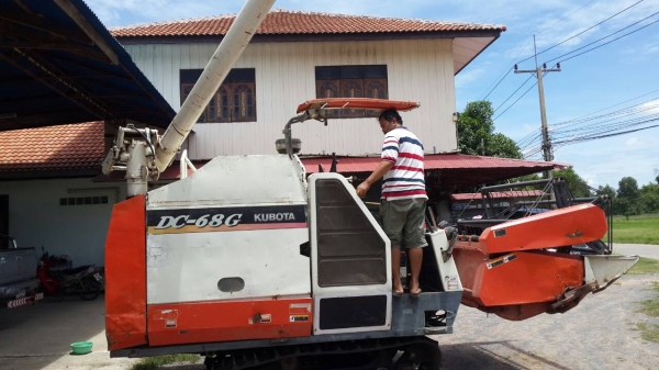 ขายรถเกี่ยว  KOBOTA DC68-Cขาย ถูกๆ