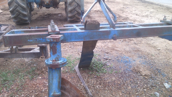 ขายหางยกล่องแบบผานจานของนิวัฒยนต์  บ้านโปร่ง    สภาพ90\%สนใจ0810076640