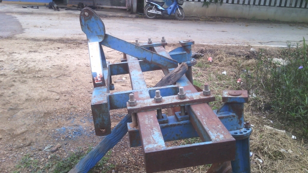 ขายหางยกล่องแบบผานจานของนิวัฒยนต์  บ้านโปร่ง    สภาพ90\%สนใจ0810076640