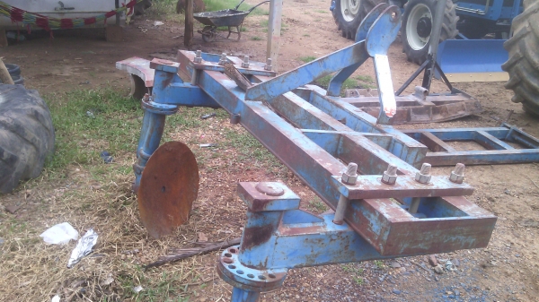 ขายหางยกล่องแบบผานจานของนิวัฒยนต์  บ้านโปร่ง    สภาพ90\%สนใจ0810076640