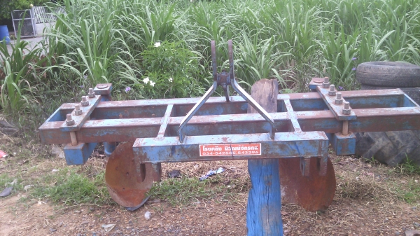 ขายหางยกล่องแบบผานจานของนิวัฒยนต์  บ้านโปร่ง    สภาพ90\%สนใจ0810076640