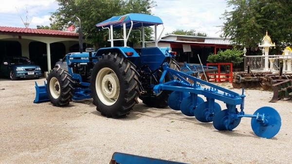 ขายด่วน รถไถFORD7810 สภาพดี