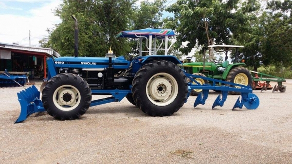 ขายด่วน รถไถFORD7810 สภาพดี