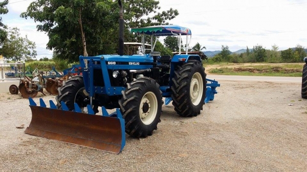 ขายด่วน รถไถFORD7810 สภาพดี