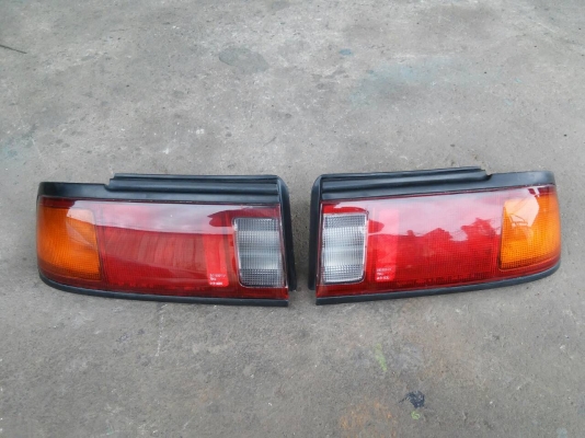ไฟท้าย nissan sentra b13
