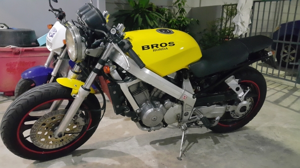 ขาย HONDA BROS 400 ทะเบียนแท้เล่มเขียว สภาพสวยครับ