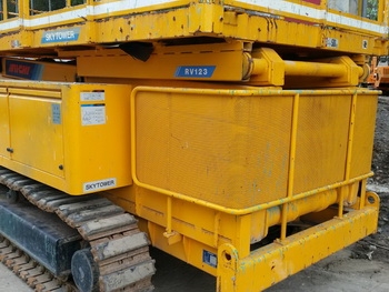 ขาย รถกระเช้า แมนลิฟท์ ขากรรไกร AICHI ตีนตะขาบ แทร็กเหล็กหุ้มยาง สูง15เมตร