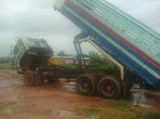 ขายสิบล้ออีซูซุ ร็อกกี้2เพลา  590000