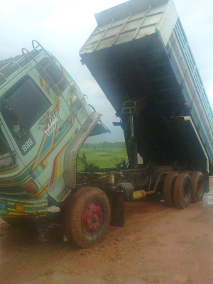 ขายสิบล้ออีซูซุ ร็อกกี้2เพลา  590000