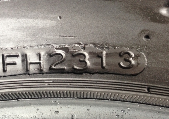 ยาง All Hankook 265 65 17 กลางปี13 ดอกเต็ม ใช้อีก2-3ปีสบายๆ