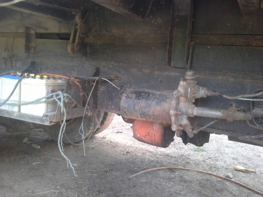 รถสิบล้อ สองเพลาhino เปลี่ยนเครื่องเป็น Isuzu 175 แรงม้า ลงเล่มแล้ว เครื่องดีมากๆ คัดซีส์ไม่ผุ แต่ไม่สวย ครับ พร้อมใช้งาน