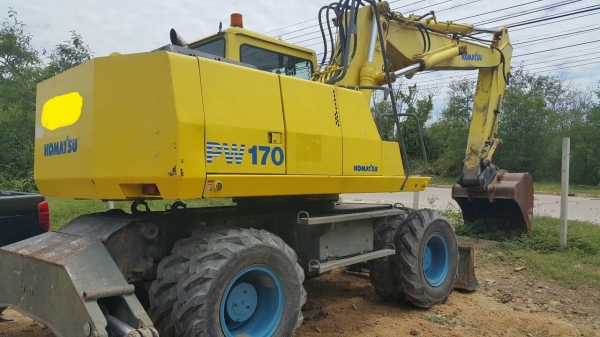 ขายรถแม็กโคล้อยางPW170-5K สภาพสวยพร้อมใช้ ติดต่อ คุณ อ๊อฟ พิจิตร 086-737-9991