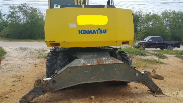 ขายรถแม็กโคล้อยางPW170-5K สภาพสวยพร้อมใช้ ติดต่อ คุณ อ๊อฟ พิจิตร 086-737-9991