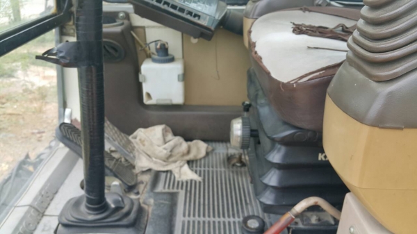 ขายรถแม็กโคล้อยางPW170-5K สภาพสวยพร้อมใช้ ติดต่อ คุณ อ๊อฟ พิจิตร 086-737-9991