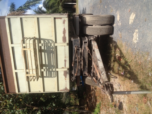 ขายด่วน หางพ่วงสิบล้อ สามมิตร