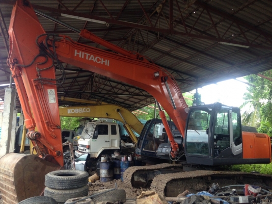 ขายHITACHI EX250-3 เอกสารเล่มพร้อมใช้งานชั่วโมง3000ก่วาพร้อมลายหัวเจาะพร้อมหัวเจาะOKADAติดต่อ คุณอ๊อฟ พิจิตร 086-737-9991