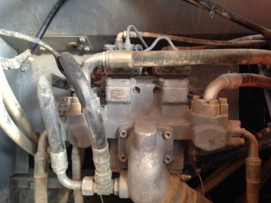 ขายHITACHI EX250-3 เอกสารเล่มพร้อมใช้งานชั่วโมง3000ก่วาพร้อมลายหัวเจาะพร้อมหัวเจาะOKADAติดต่อ คุณอ๊อฟ พิจิตร 086-737-9991