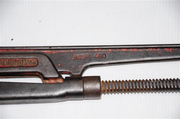 ขายประแจจับแป็ปสองขา ยี่ห้อ UNIOR รุ่น 480 ขนาด นิ้วครึ่ง ความยาวทั้งตัว 17 นิ้ว ผลิตที่ประเทศ สโลวีเนีย