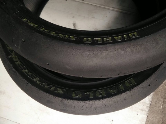 ยาง Pirelli รุ่น Diablo เบอร์ 200/60 R17, 190/55 R17, 120/70 R17 ปี 2014