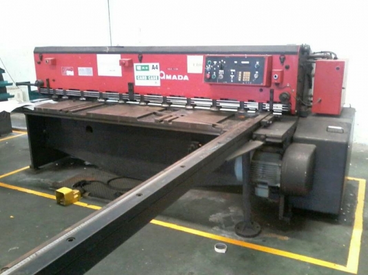 ขายเครื่องตัดเหล็กAmada8ฟุตตัดได้6มิลมีแบ็คเก็ตหลัง