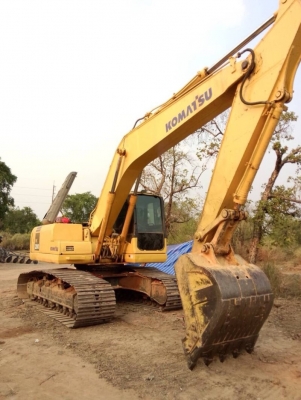 Komatsu PC200-7 12,000 ชม. สภาพพร้อมใช่ค่ะ Komatsu PC200-7 12,000 ชม. สภาพพร้อมใช่ค่ะ