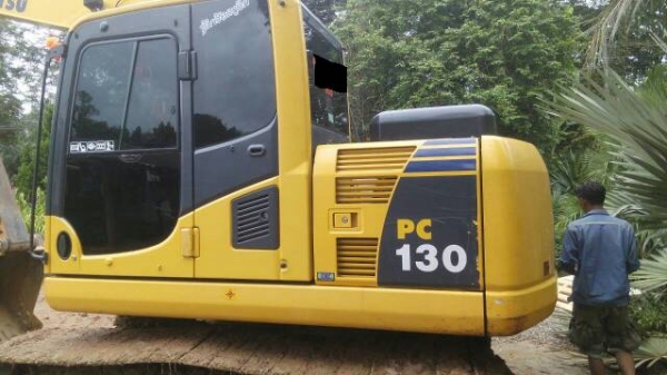 ขายรถแบคโฮ KOMATSU PC130-8 4337 ชม.ขายดาวน์ 400000