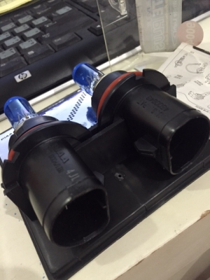 หลอดไฟ PIAA 9004/HB1  Xtreme white plus ของใหม่แกะกล่อง