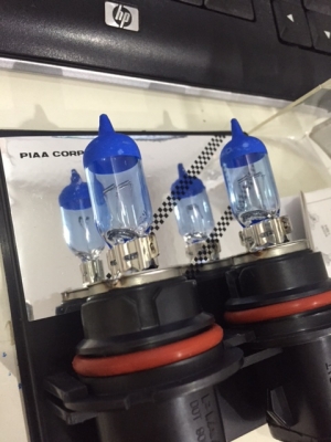 หลอดไฟ PIAA 9004/HB1  Xtreme white plus ของใหม่แกะกล่อง