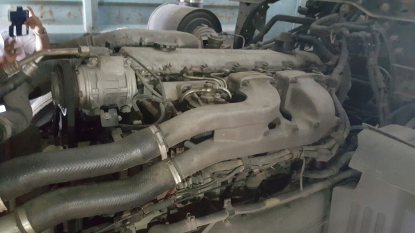 รถฮีโน่ 10 ล้อ หัวลาก 320 แรงม้า. ปี 50.   ( ขาย แม่ , ลูก. )    สนใจติดต่อ  081 - 6079515