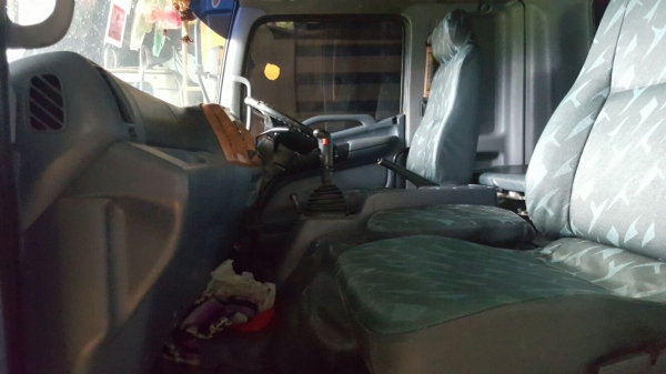 รถฮีโน่ 10 ล้อ หัวลาก 320 แรงม้า. ปี 50.   ( ขาย แม่ , ลูก. )    สนใจติดต่อ  081 - 6079515