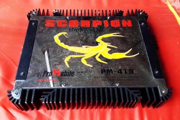 ขายยกชุด หรือแยกก็ได้ครับ  1.ซับ 10" สภาพสวยๆ 1 คู่ ราคา 1,000 บาท 2.POWER 4CH 1000 W ราคา 1,000 บาท 3.POWER ขับซับ ราคา 1,000 บาท  ดูของถนนราชดำเนิน  0896878976 โอ๋  id line : charnpreecha