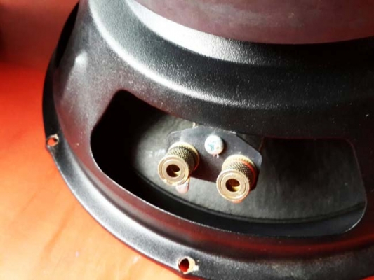 ขายยกชุด หรือแยกก็ได้ครับ  1.ซับ 10" สภาพสวยๆ 1 คู่ ราคา 1,000 บาท 2.POWER 4CH 1000 W ราคา 1,000 บาท 3.POWER ขับซับ ราคา 1,000 บาท  ดูของถนนราชดำเนิน  0896878976 โอ๋  id line : charnpreecha