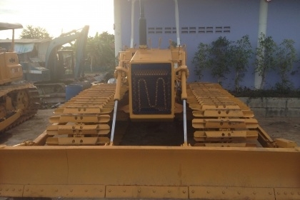 ขายKOMATSU D2-6 PLL สภาพสวย พร้อมใช้งานเครื่องดี ช่วงล่างดี ใบแทร็คเต็ม