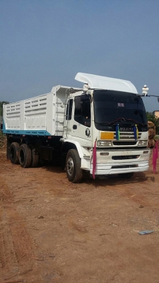 รถอีซุซุ 10 ล้อดั้ม 270 แรงม้า ปี 49.  สนใจติดต่อ  081 - 6079515