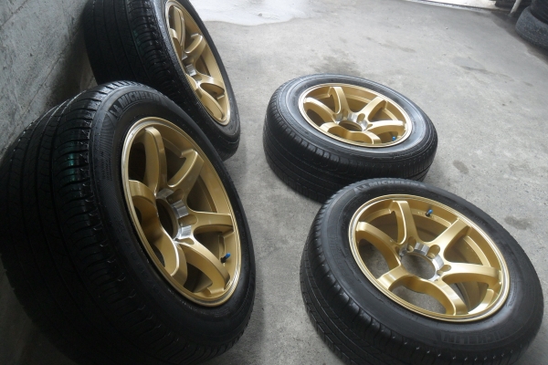 ล้อแม็ก 17นิ้ว 6รู พร้อมยาง สวยๆใสไร้ริ้วรอย 4 ล้อ ราคา 10900 บาท ล้อแม็ก 17นิ้ว 6รู พร้อมยาง สวยๆใสไร้ริ้วรอย 4 ล้อ ราคา 10900 บาท