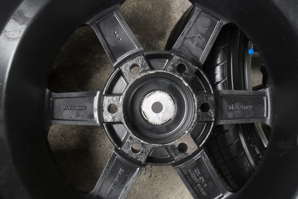 ล้อแม็ก 17นิ้ว 6รู พร้อมยาง สวยใสไร้ริ้วรอย 4 ล้อ ราคา 7900 บาท ล้อแม็ก 17นิ้ว 6รู พร้อมยาง สวยใสไร้ริ้วรอย 4 ล้อ ราคา 7900 บาท