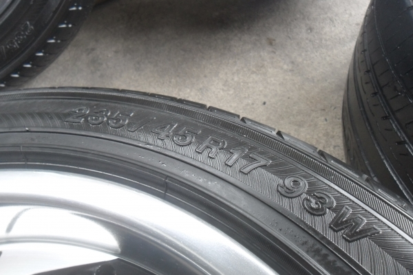 ล้อแม็ก 17นิ้ว 6รู พร้อมยาง สวยใสไร้ริ้วรอย 4 ล้อ ราคา 7900 บาท ล้อแม็ก 17นิ้ว 6รู พร้อมยาง สวยใสไร้ริ้วรอย 4 ล้อ ราคา 7900 บาท