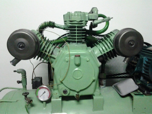 ขายปั้มลมTOSHIBA ขนาด400 ลิตร มอเตอร์10HP ไฟ 380V